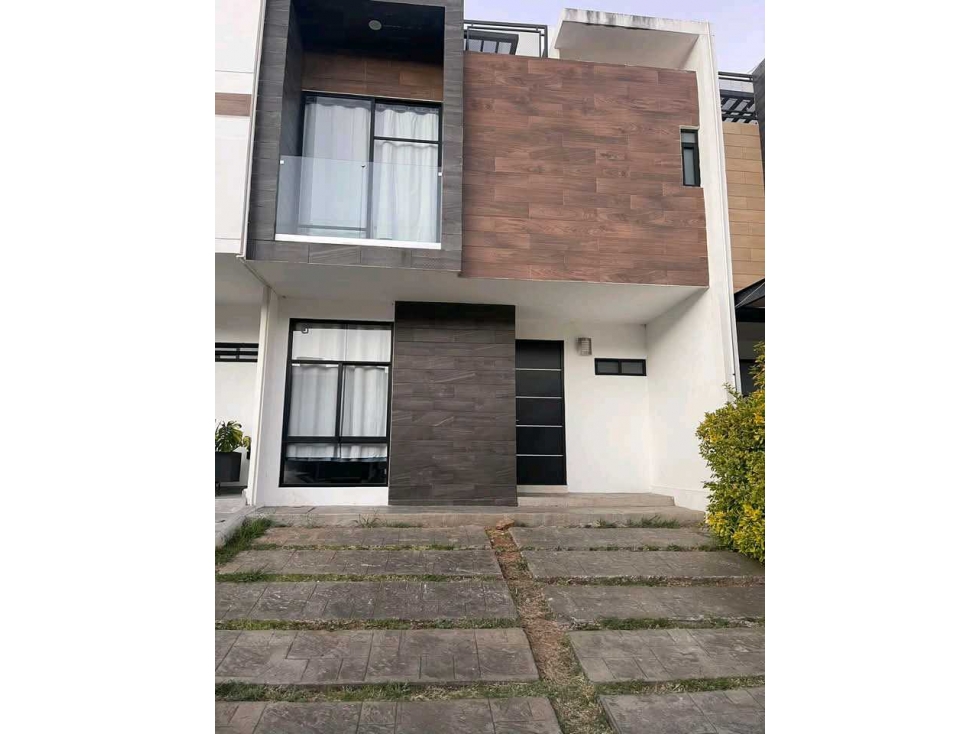 CASA EN VENTA LARTESI ALTOZANO MORELIA