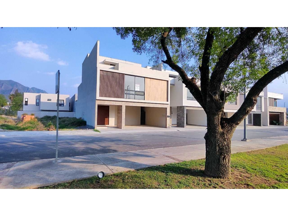 Casa en Venta Las Esmeraldas Residencial Carretera Nacional