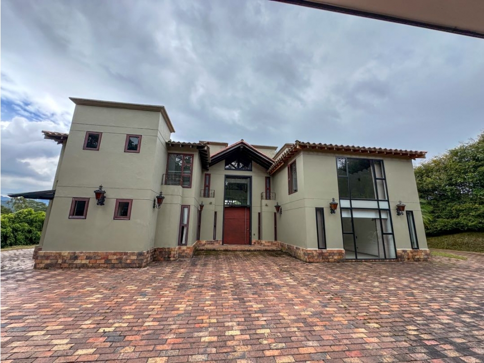 Casa en venta Llanogrande - vía el Retiro
