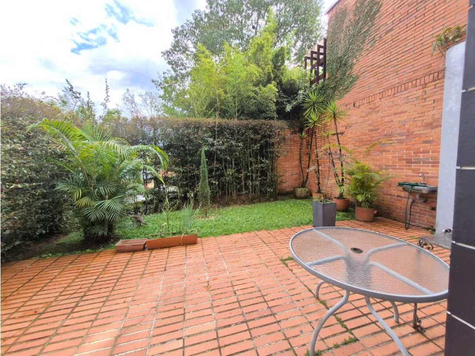 Casa en VENTA. LOMA DEL ESMERALDAL PARTE ALTA. 2 niveles y subnivel — foto 5