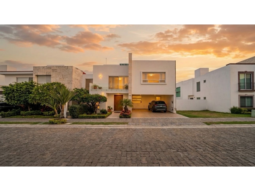 Casa en venta. Lomas Angelopolis II (Nilo): 380m2, gran jardín y lujo