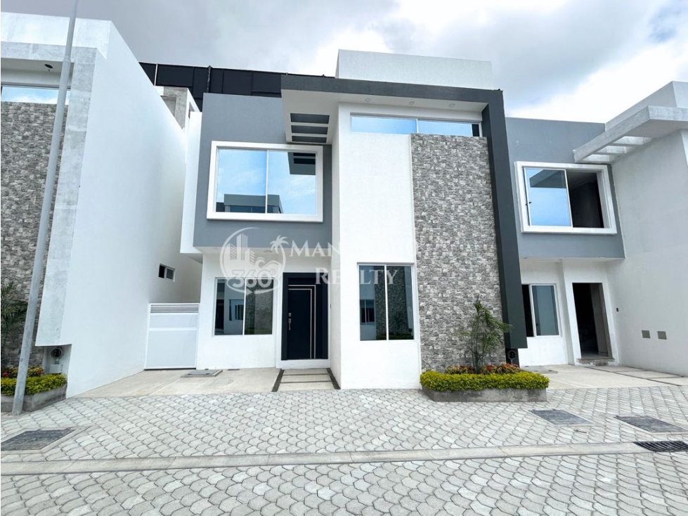 Casa en venta Manta Azul, sur de Manta
