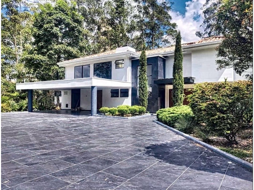 CASA EN VENTA. MEDELLIN. POBLADO