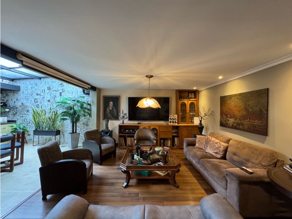 Casa en venta moderna en Envigado Sector Loma el Escobero parte baja — foto 4