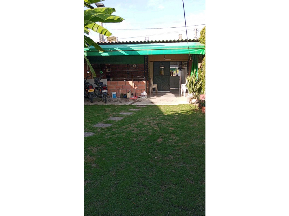 Casa en venta más dos locales en urbanización tacasuan