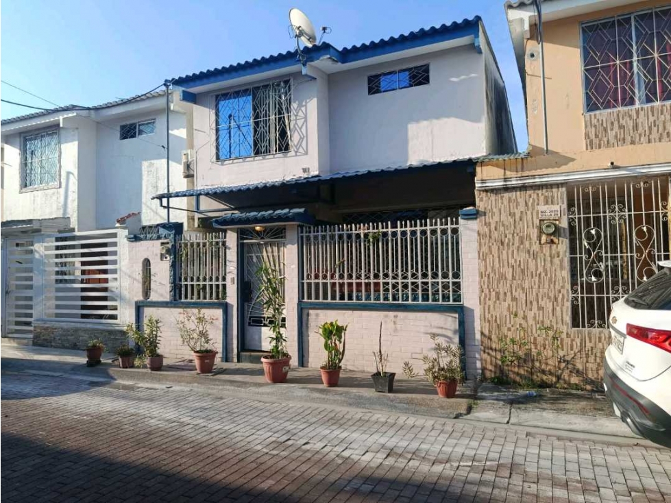 CASA EN VENTA MUCHO LOTE 2 / URBANIZACIÓN VICTORIA DEL RÍO — foto 2