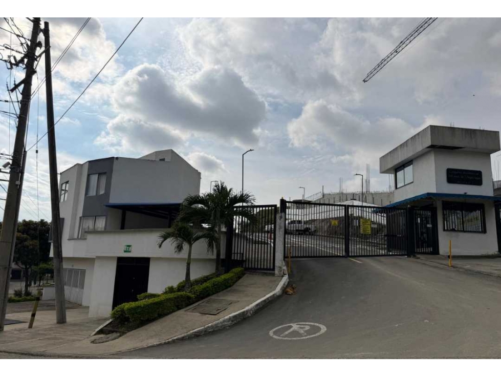 Casa en venta Norte de cali condominio 2 cuadras de chipichape - 1