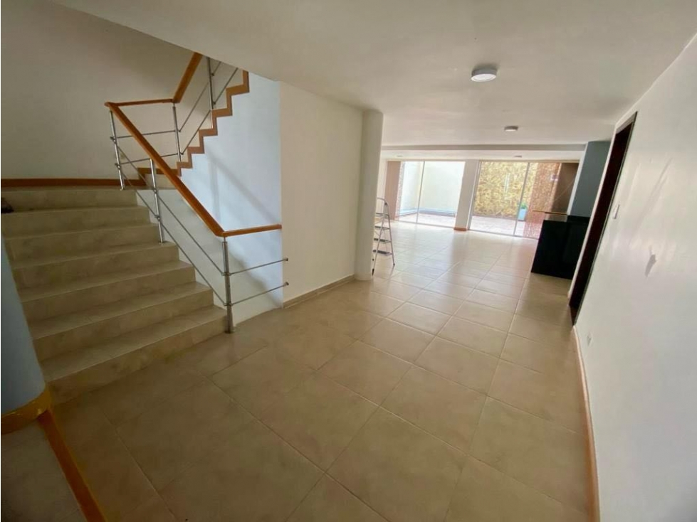 CASA EN VENTA NORTE ZONA AV BOLÍVAR BARRIO LAURELES — foto 3