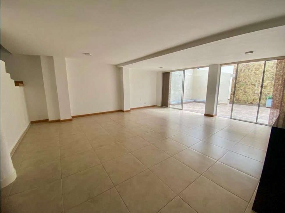 CASA EN VENTA NORTE ZONA AV BOLÍVAR BARRIO LAURELES — foto 4
