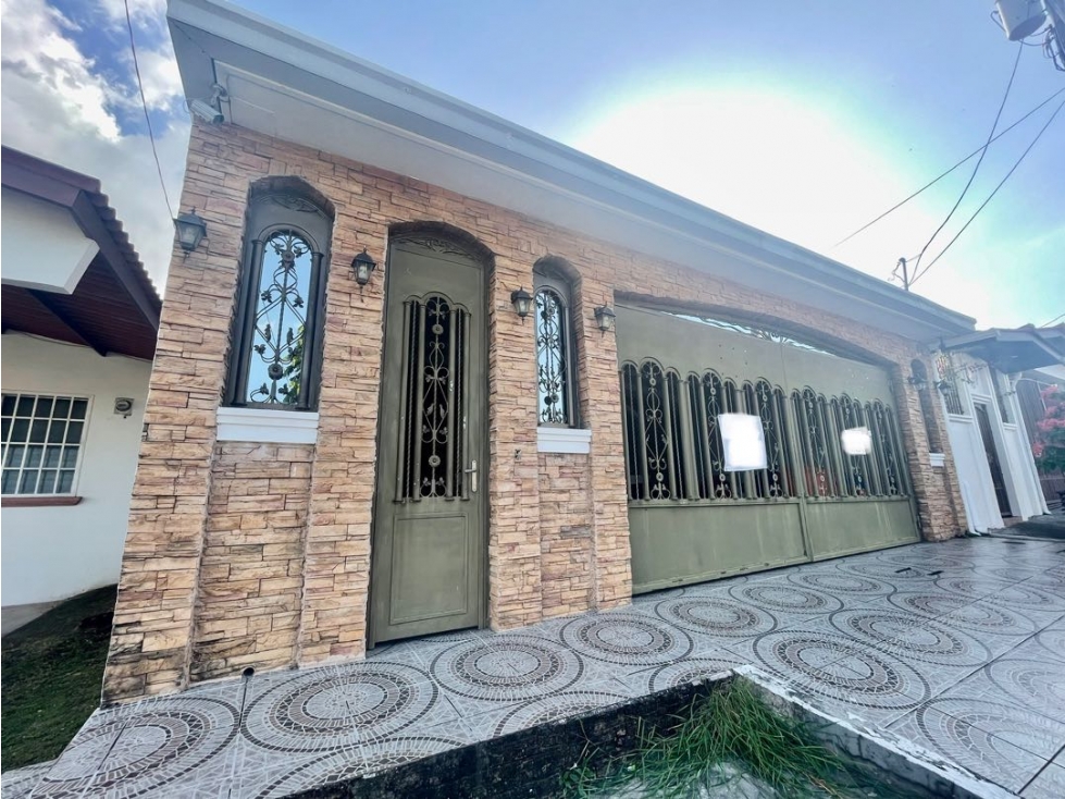 Casa en venta o alquiler - Terrazas de Brisas del Golf (YM)