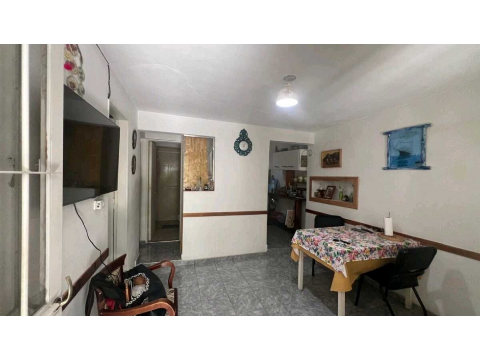 CASA EN VENTA OPORTUNIDAD con vistaUbicación:20 metros de Av. Peron - 4