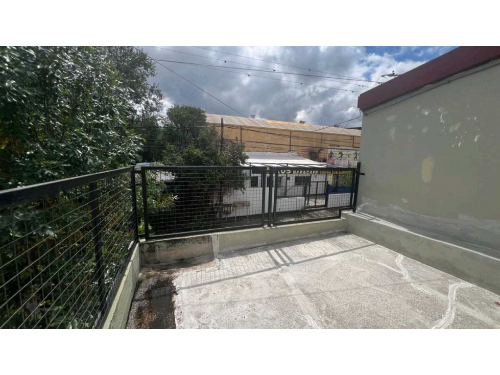 CASA EN VENTA OPORTUNIDAD con vistaUbicación:20 metros de Av. Peron - 5