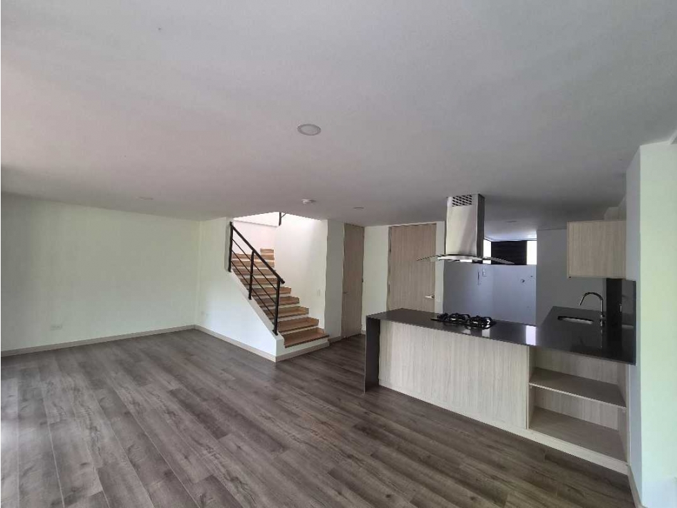 CASA PARA ESTRENAR UNIDAD CERRADA EN EL RETIRO — foto 6