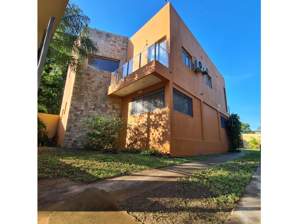 Casa en Venta Paso Patria - 2