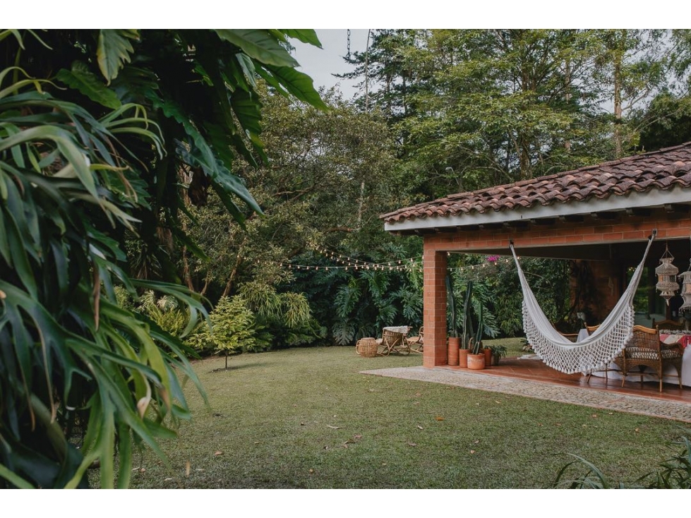 CASA EN VENTA. POBLADO. UNIDAD CERRADA