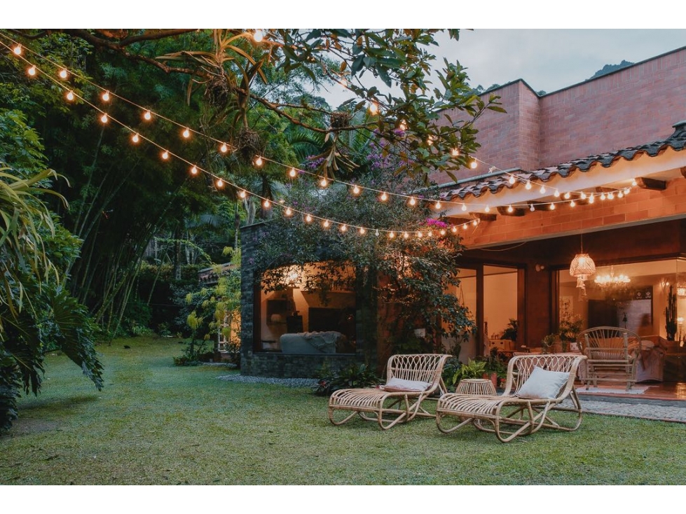 CASA EN VENTA. POBLADO. UNIDAD CERRADA