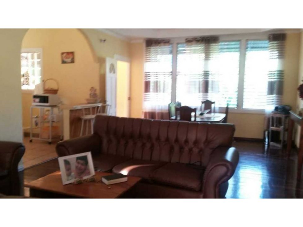 CASA EN VENTA PUERTO ARMUELLES 1700M2 A 500MTS DEL MAR - 4