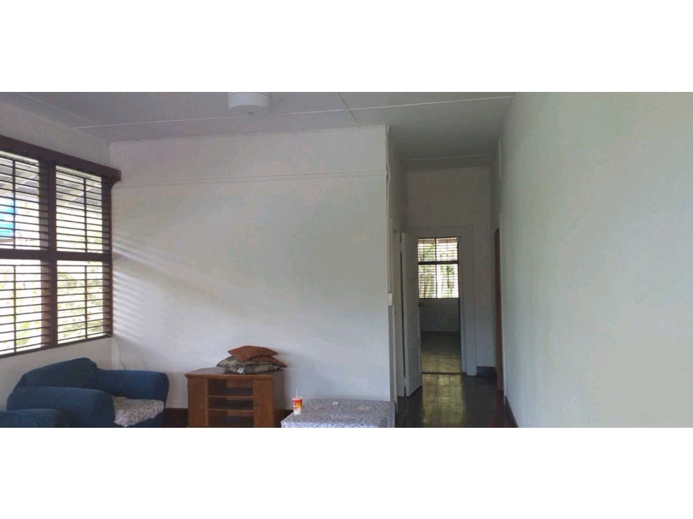 CASA EN VENTA PUERTO ARMUELLES 1700M2 A 500MTS DEL MAR - 6