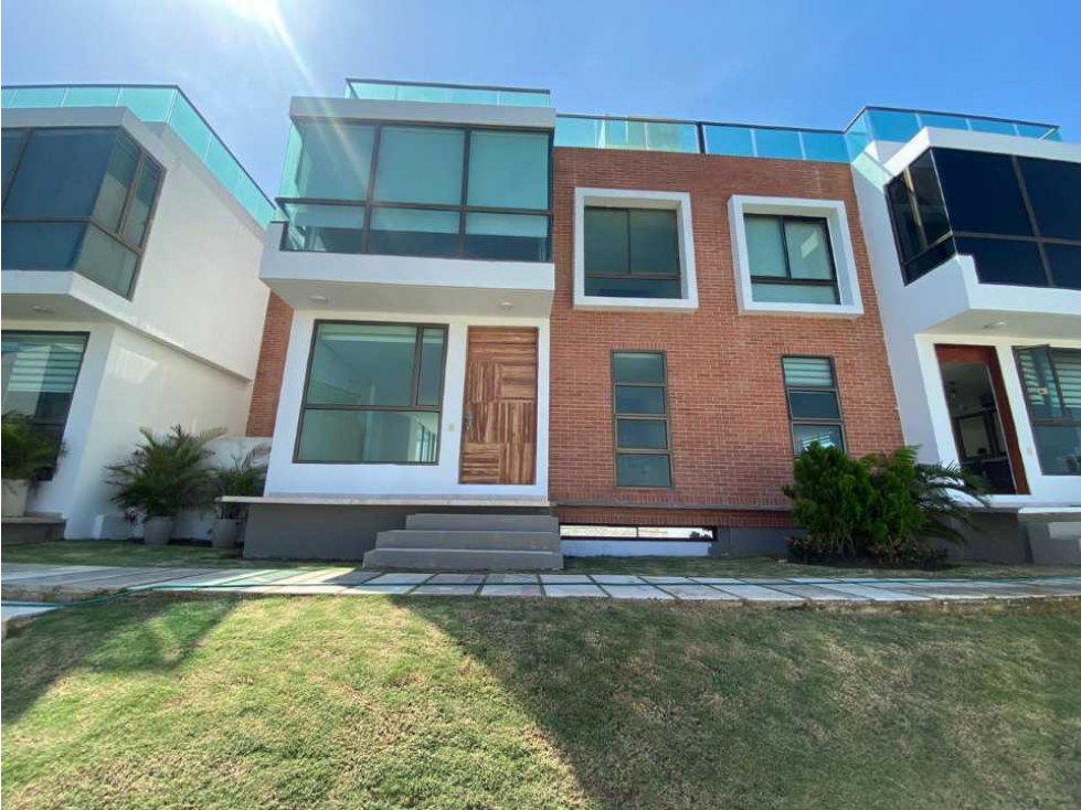 CASA EN VENTA VISTA AL MAR