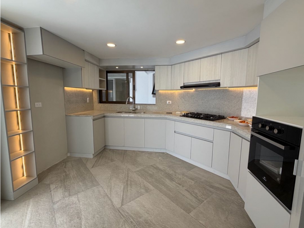 Casa en venta remodelada. Amplio jardín en zavaleta cerca Angelopolis — foto 2