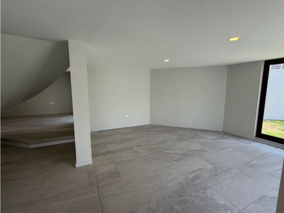 Casa en venta remodelada. Amplio jardín en zavaleta cerca Angelopolis — foto 6