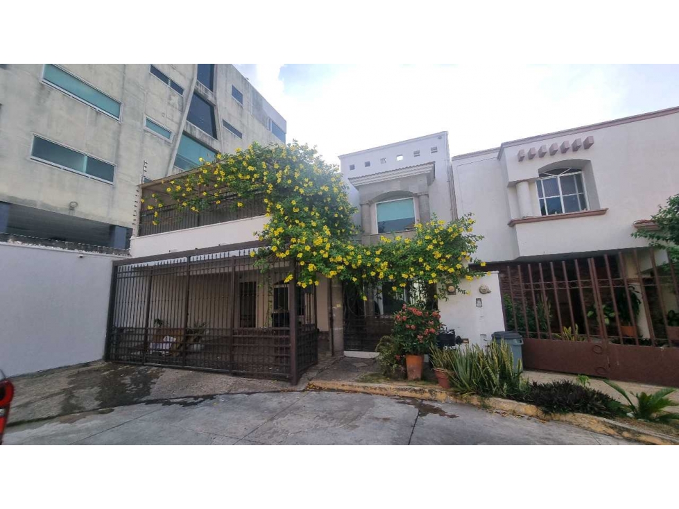 Casa en Venta, Residencial el Country - 1