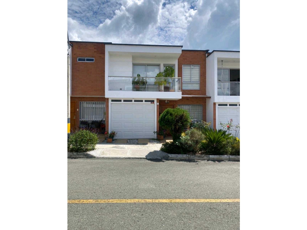 Casa en venta, Rionegro, San Antonio de Pereira, urb. Pietrasanta.