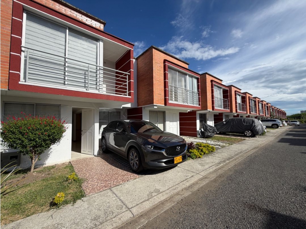 OPORTUNIDAD CASA EN VENTA, SECTOR GALICIA CERRITOS PEREIRA