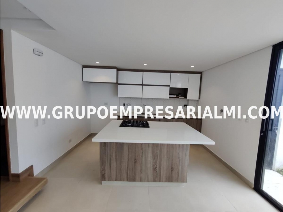 CASA EN VENTA - SECTOR LLANOGRANDE COD: 27343 - 2