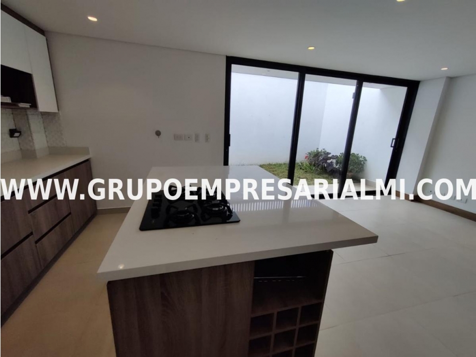 CASA EN VENTA - SECTOR LLANOGRANDE COD: 27343 - 1