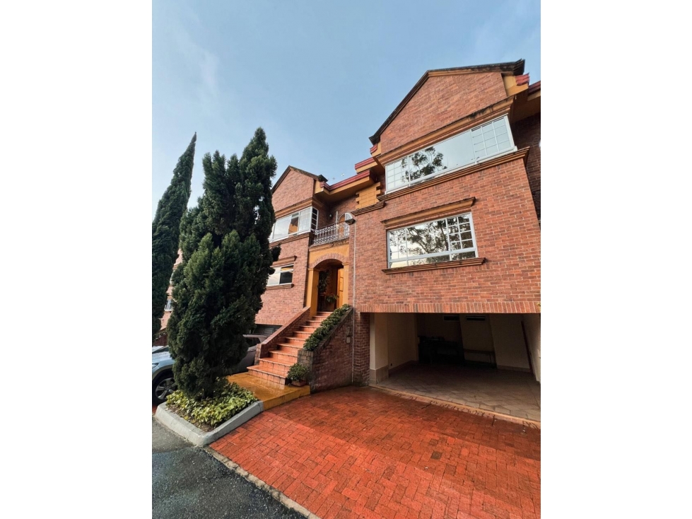 Casa en venta - sector Loma del escobero