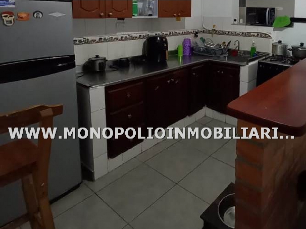 CASA EN VENTA - SECTOR SAN FRANCISCO, COPACABANA COD: 23111 - 1