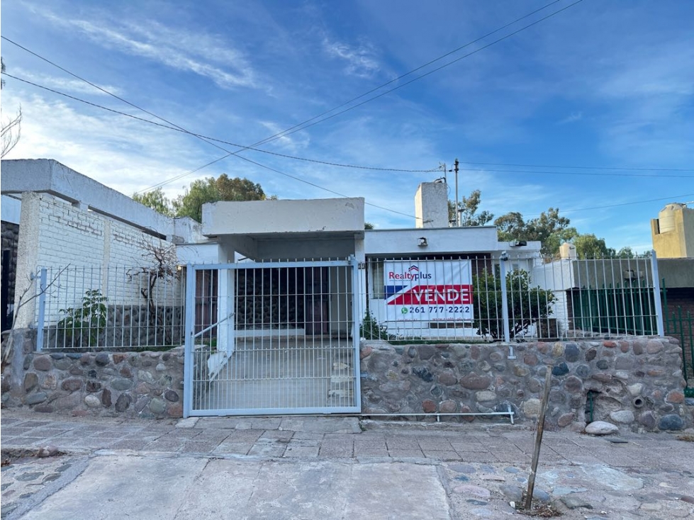 Casa en Venta calle Huarpes, B° Supe, Godoy Cruz - 1