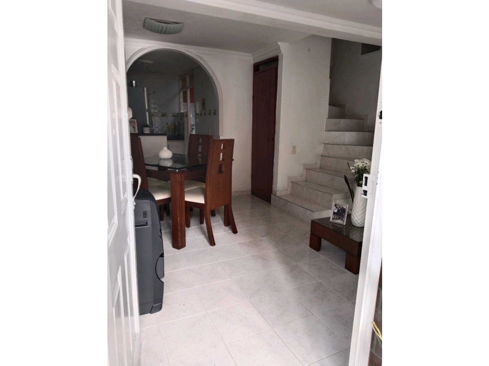 Casa en venta sur cali caney unidad cerrada 3 alcobas 3 baños 1 garaje — foto 2