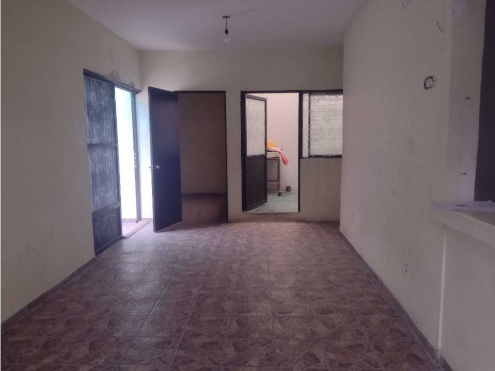 VENTA DE CASA TIPO DE SUELO MIXTO PARA REMODELAR — foto 2