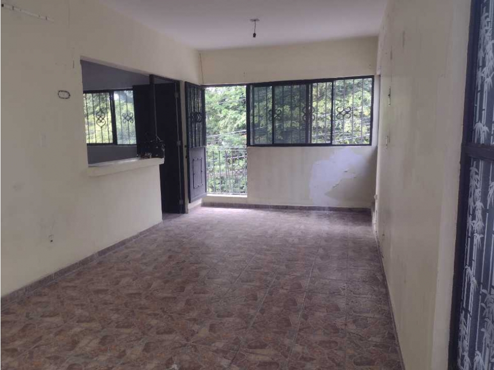 VENTA DE CASA TIPO DE SUELO MIXTO PARA REMODELAR — foto 3