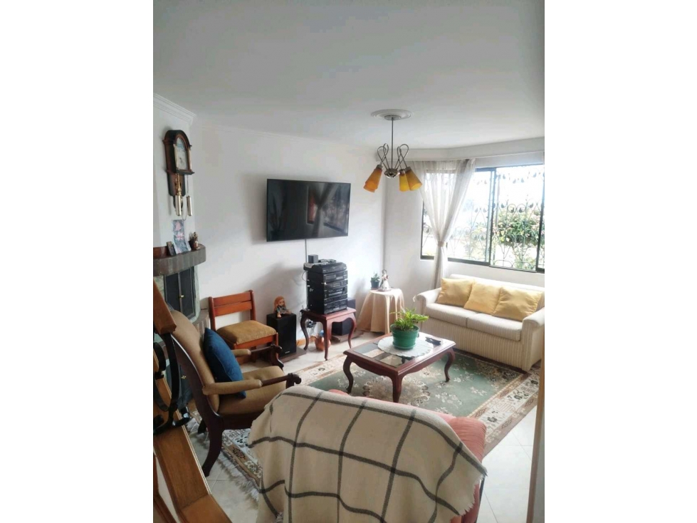 Casa en venta tres niveles en chia - 2