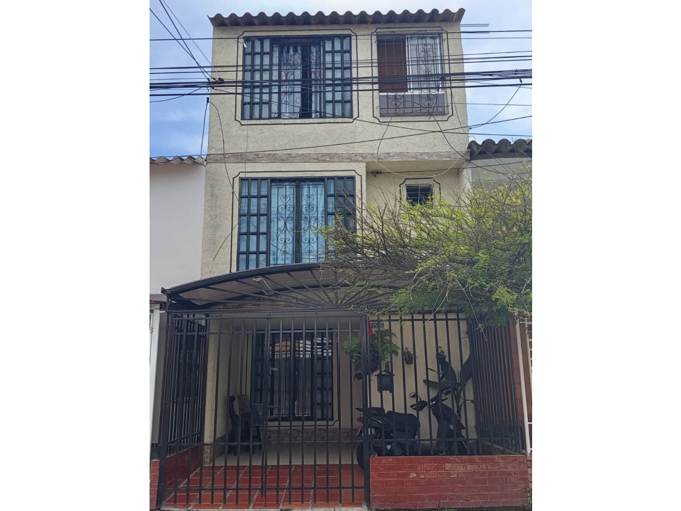 CASA EN VENTA UBICADA EN BARRIO PARQUES DE LA ITALIA PALMIRA VALLE