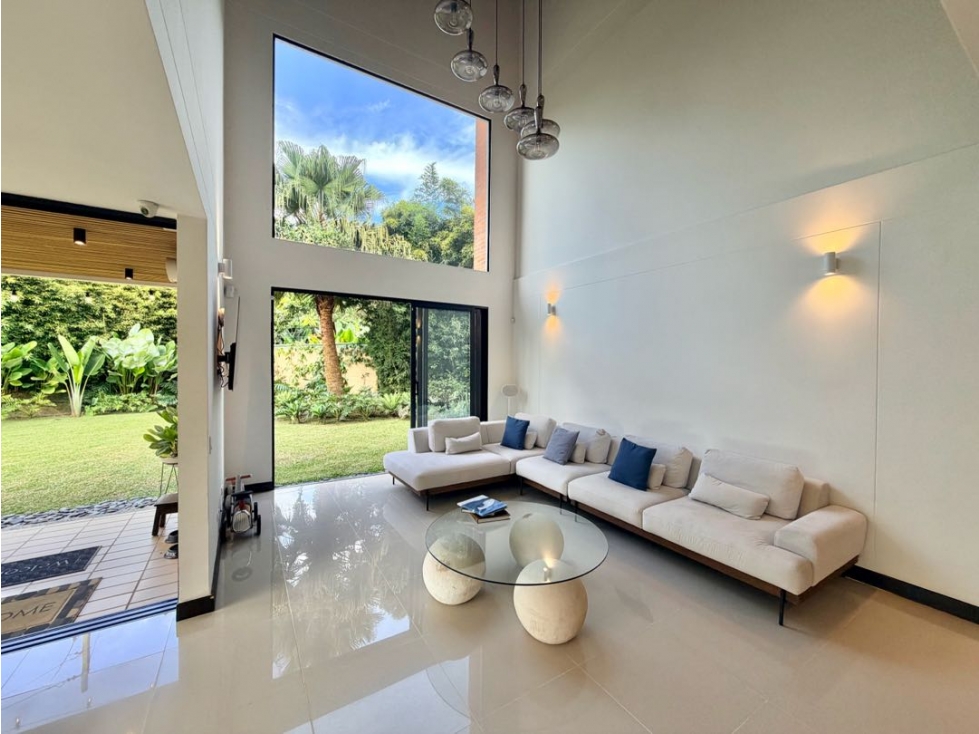 Casa en Venta Unid. Cerrada | Parte Baja Loma del Escobero | 251Mts