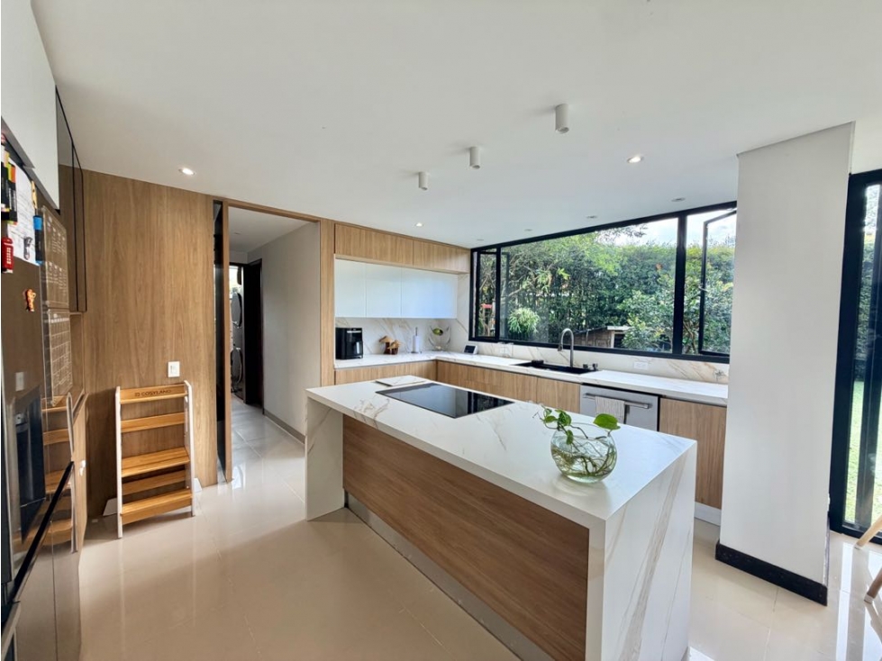 Casa en Venta Unid. Cerrada | Parte Baja Loma del Escobero | 251Mts — foto 5