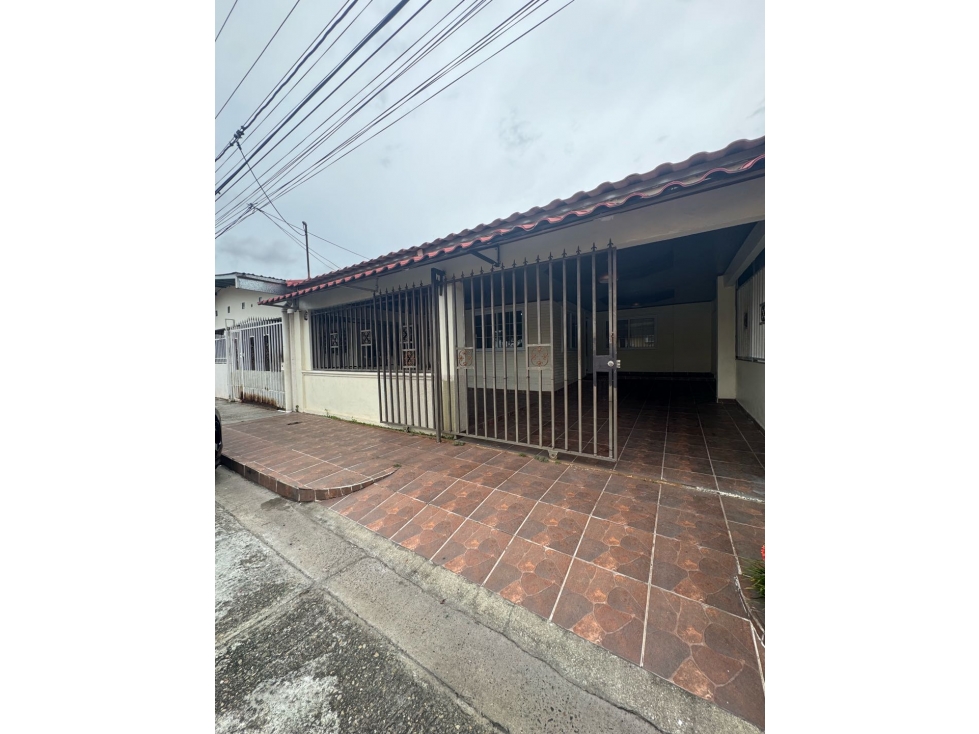 CASA EN VENTA URB CASA REAL PANAMA NORTE, CERCA DE VILL ZAITA