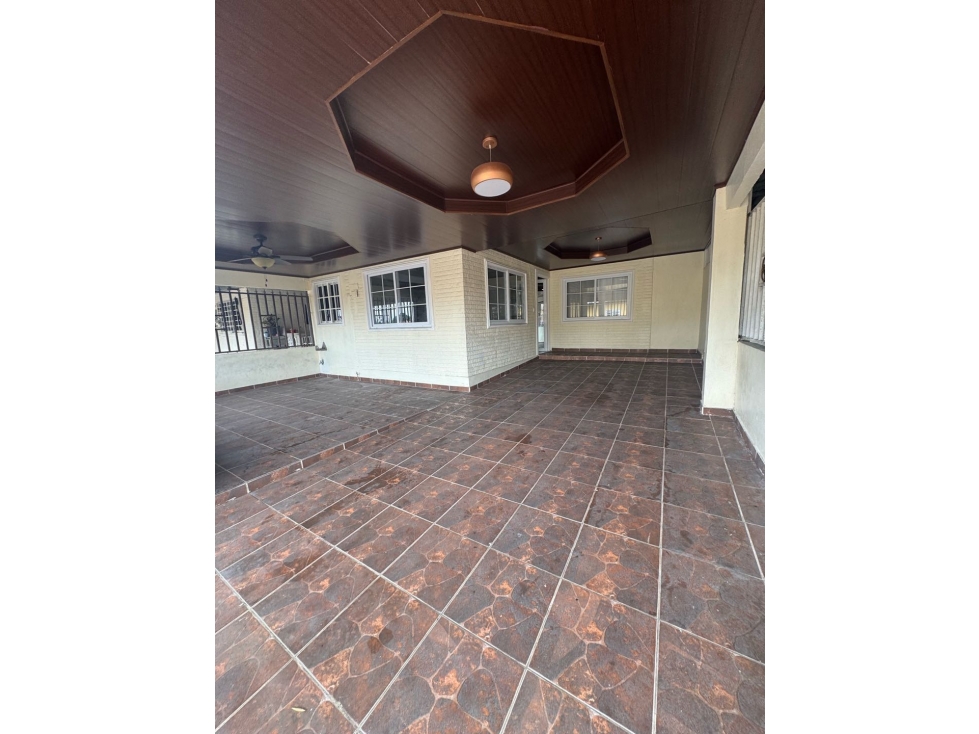 CASA EN VENTA URB CASA REAL PANAMA NORTE, CERCA DE VILL ZAITA — foto 2