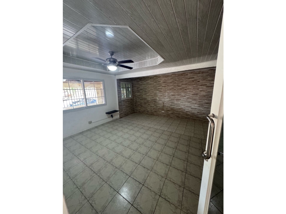 CASA EN VENTA URB CASA REAL PANAMA NORTE, CERCA DE VILL ZAITA — foto 3