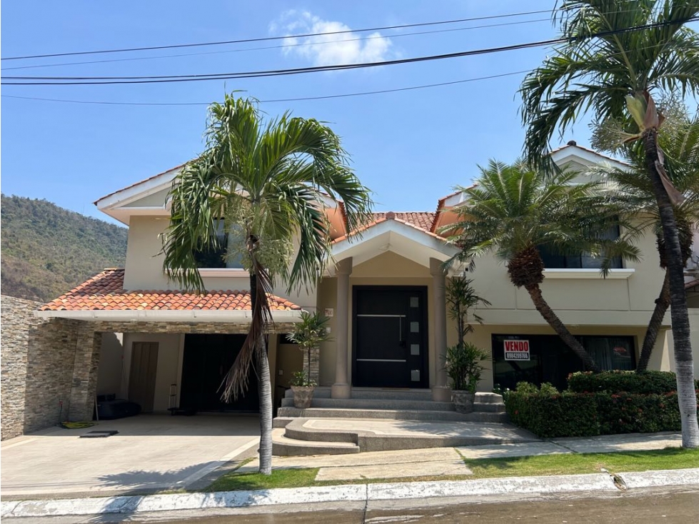 Casa en venta - Urb. Olympus