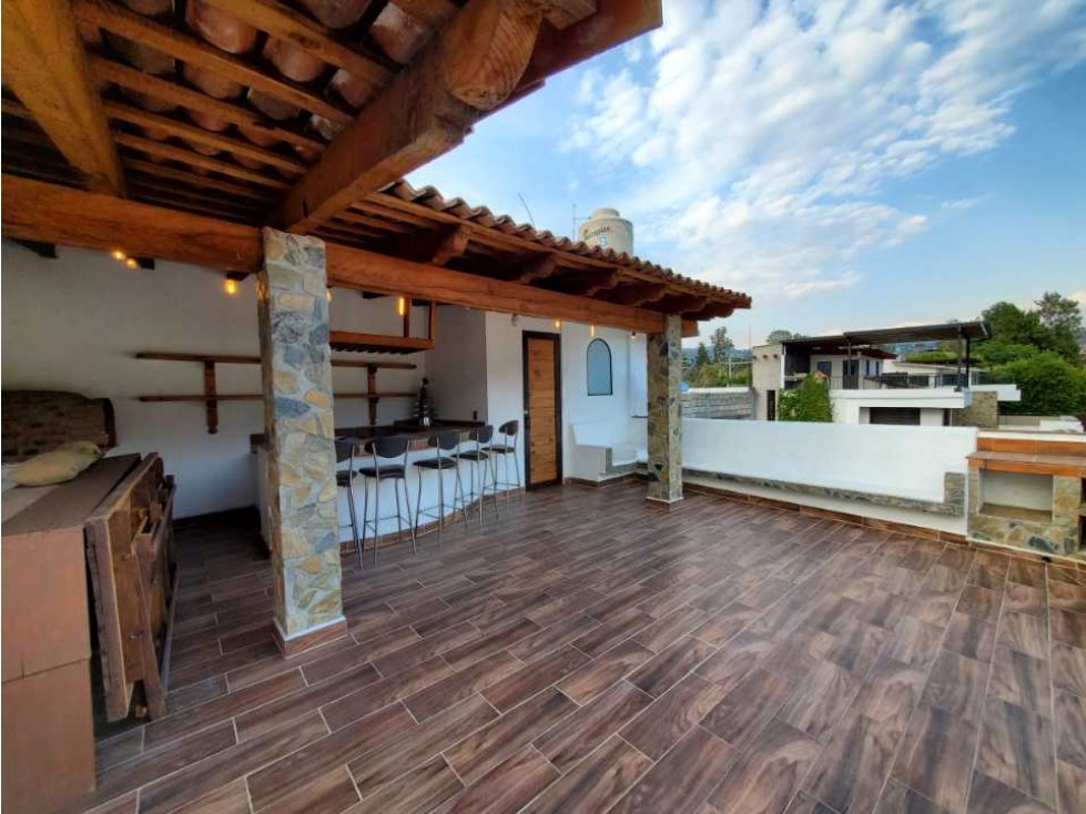 CASA EN VENTA; VALLE DE BRAVO. - 1