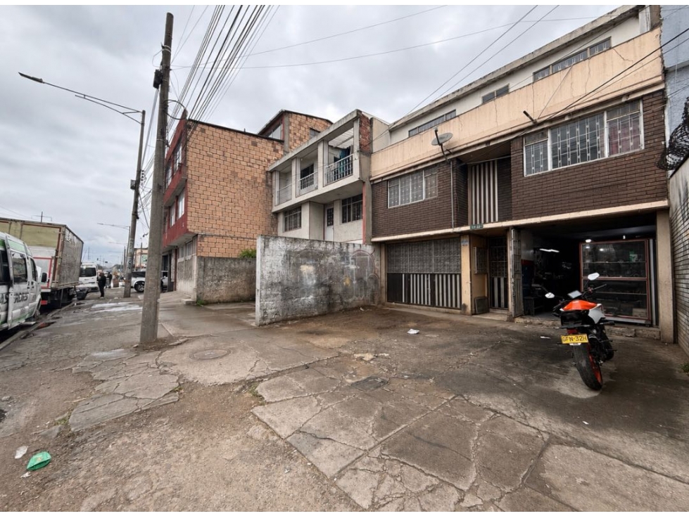 CASA EN VENTA VENECIA OCCIDENTAL 2 LOCALES 2 APTOS 3 PISOS 250m2 — foto 2