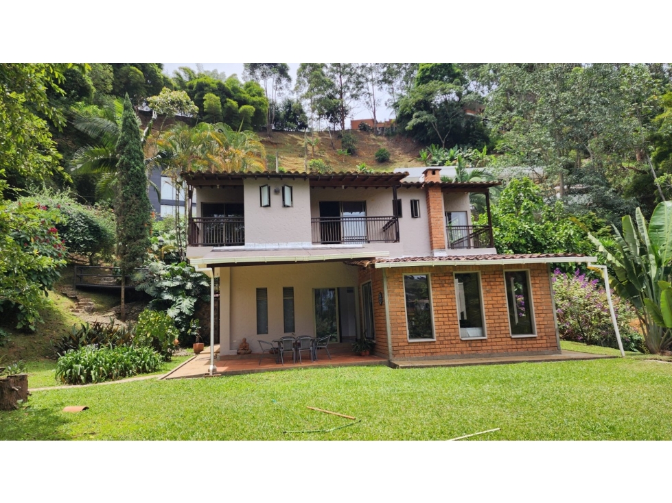 Casa en Venta y Arriendo Sabaneta sector La Doctora