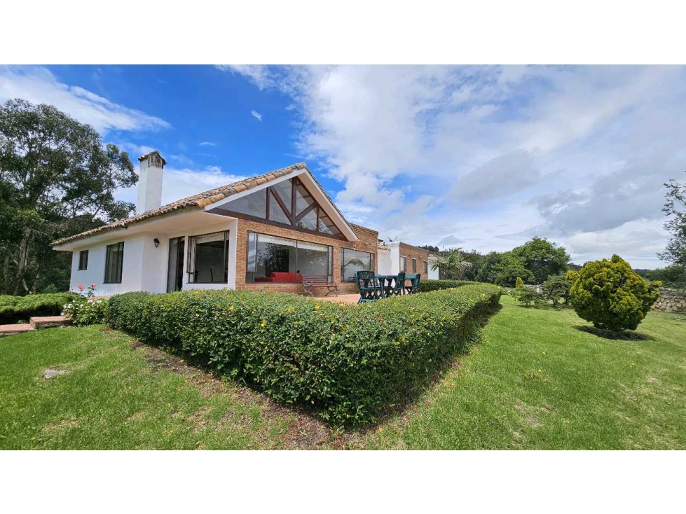 CASA CAMPESTRE EN VENTA ALTOS DE YERBABUENA CHIA