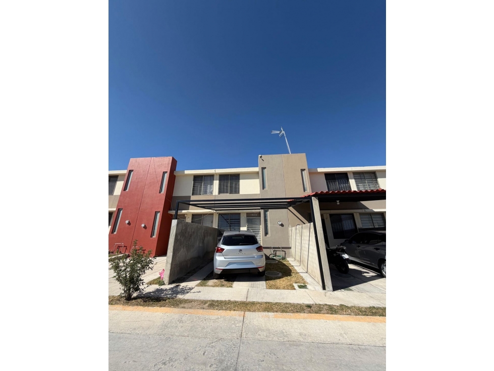 CASA EN VENTA ZAPOPAN JAL. DE OPORTUNIDAD EXCELENTE UBICACIÓN