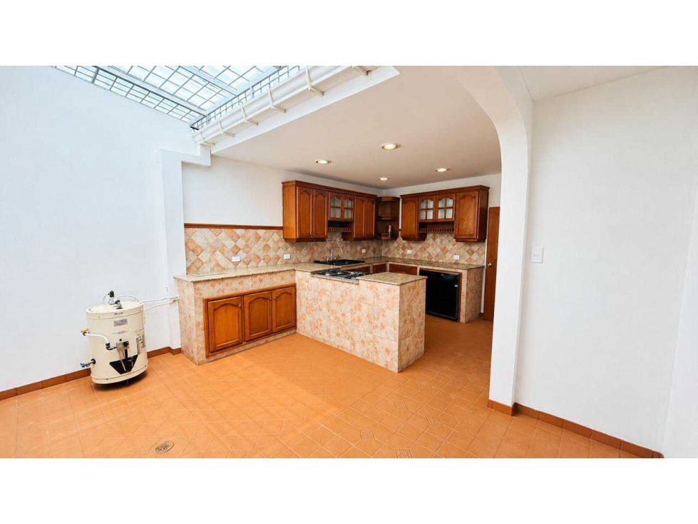 Casa en vental norte de cali barrio prados del norte con lote 300 m² - 5